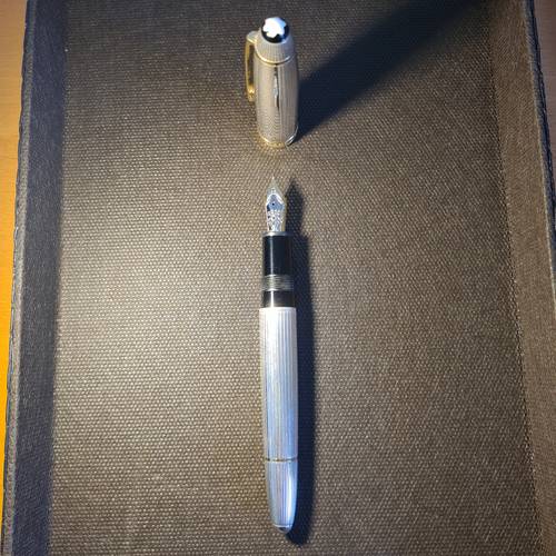 Stylo Mont Blanc Meisterstuck Argent massif 925 plume or18k 4810