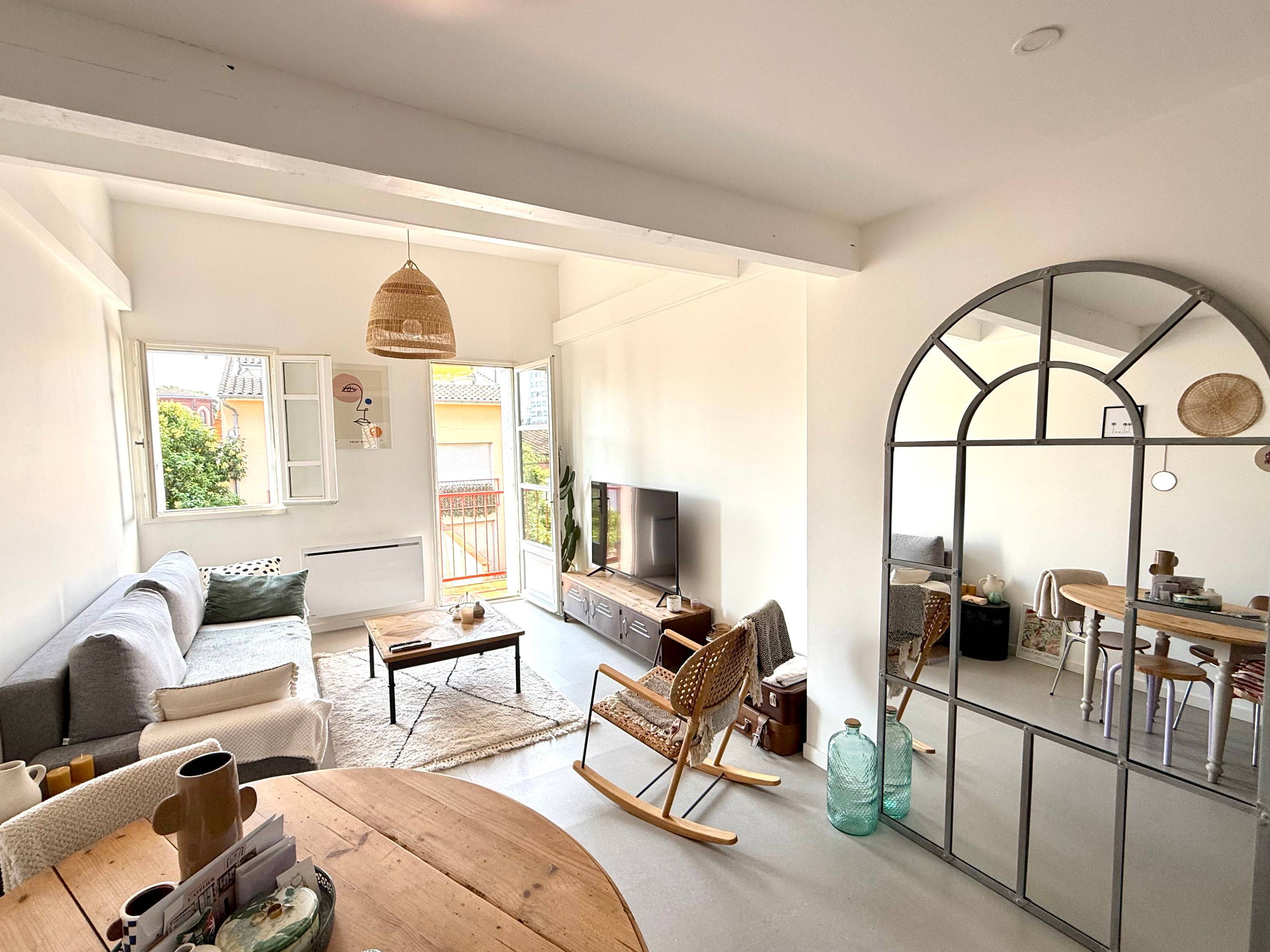 Vends appartement 65m² T3 duplex dernier étage Coeur Saint Agne avec parking et cellier