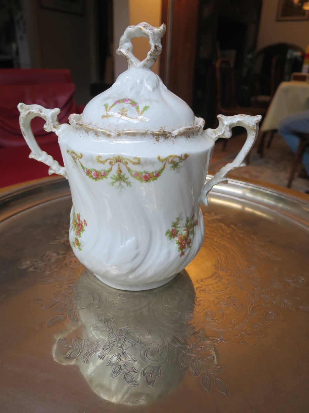 Vends sucrier - bonbonnière (début XXème) porcelaine décor fleurs