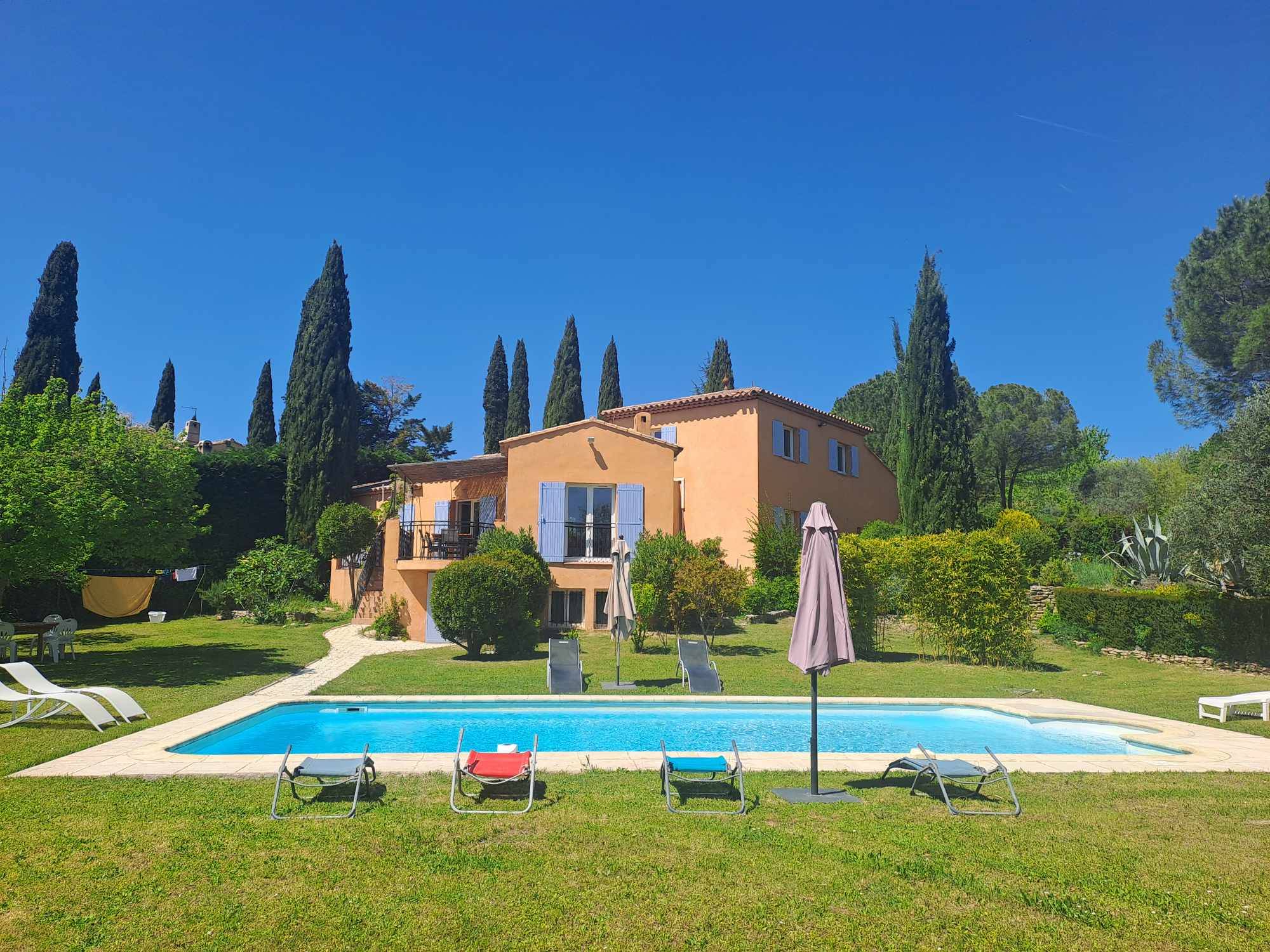 Loue très beau Mas avec vue superbe / Sud Luberon 12 couchages Cadenet (84)