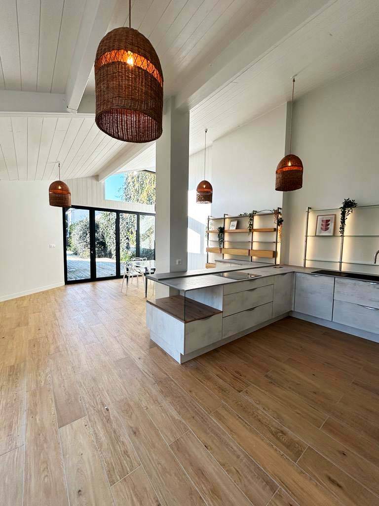 Vends maison 241m² La Teste-de-Buch - Maison familiale de caractère de 8 pièces en plein centre-ville