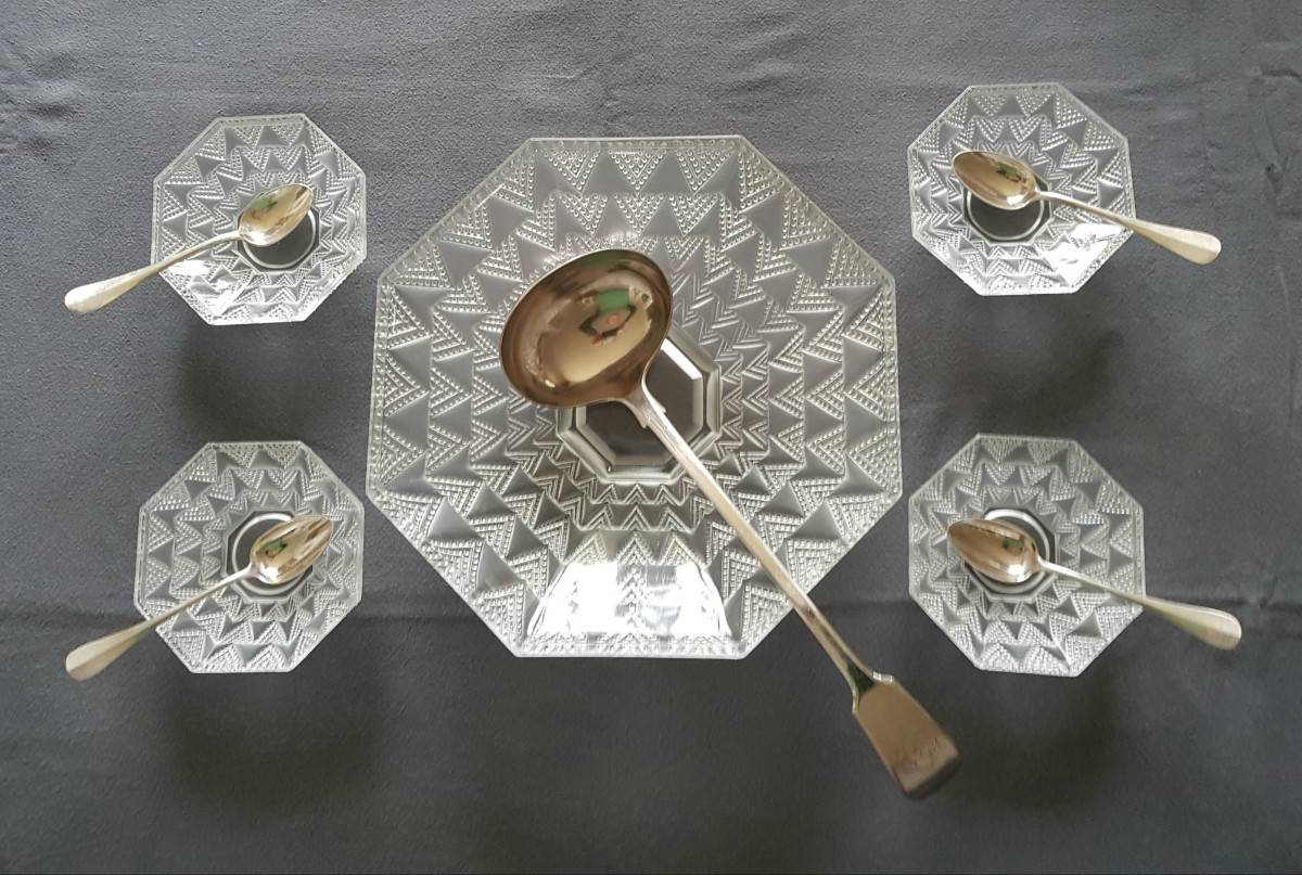 Vends rare et superbe coupe et 4 coupelles Art Déco (années 40) signés Verlys France en très bon état