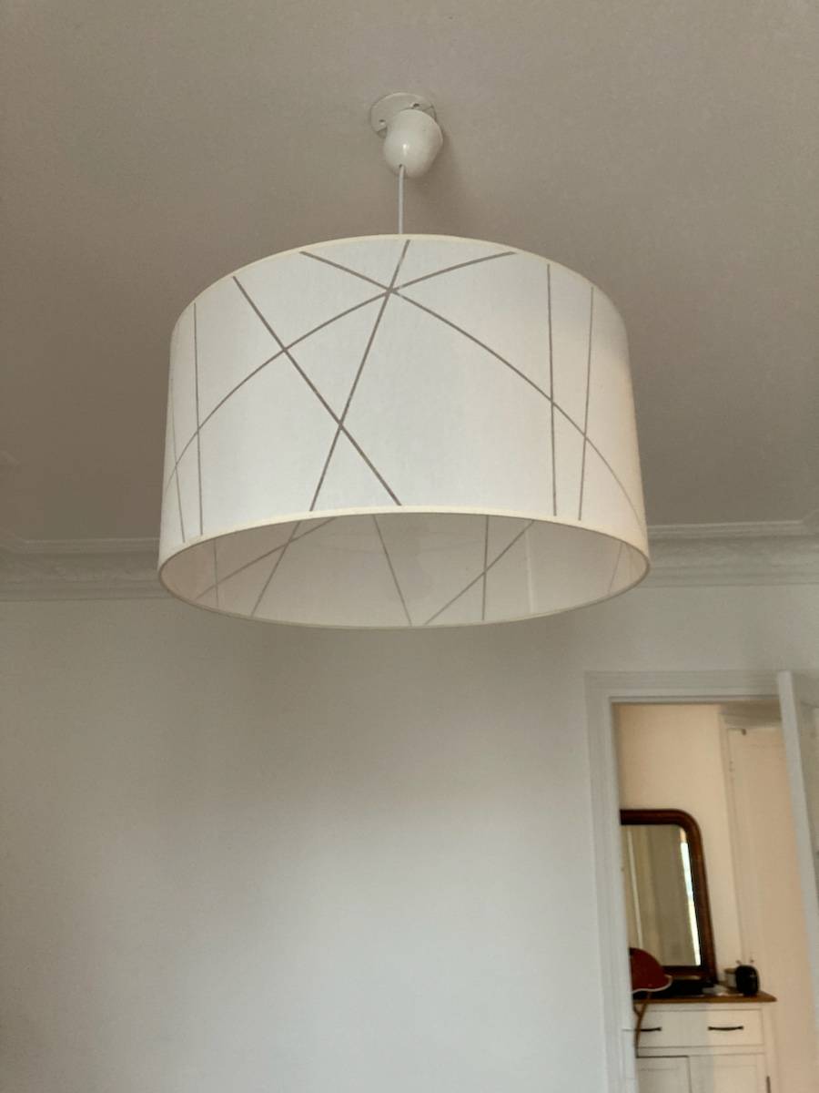 Suspension blanche