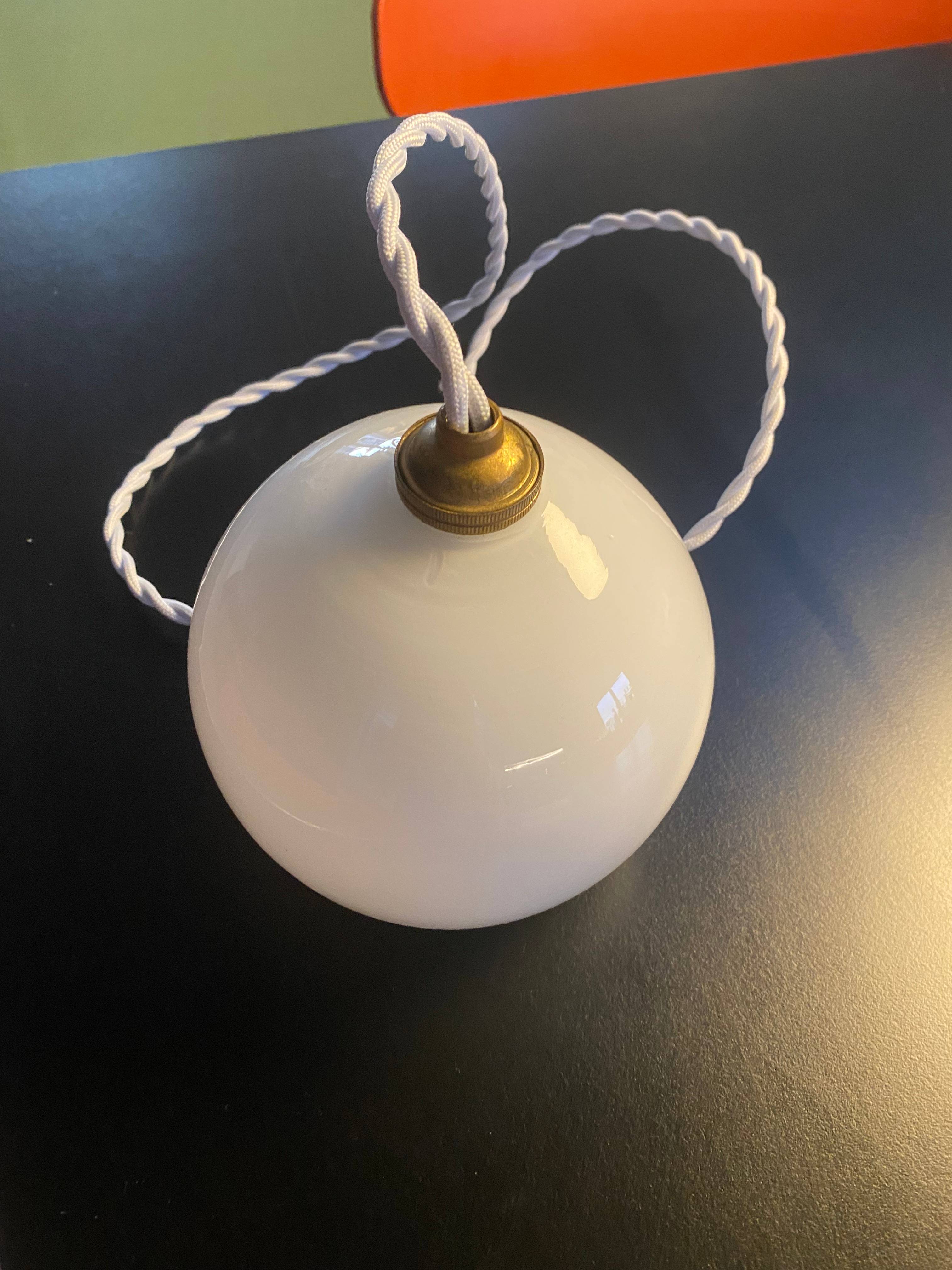 Suspension Atom, blanc opalin, verre, 30 cm, E27