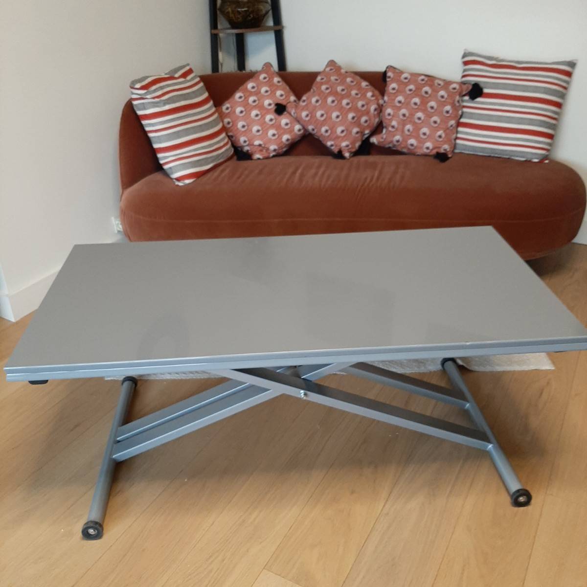 Table ajustable hauteur & largeur sur Gens de Confiance