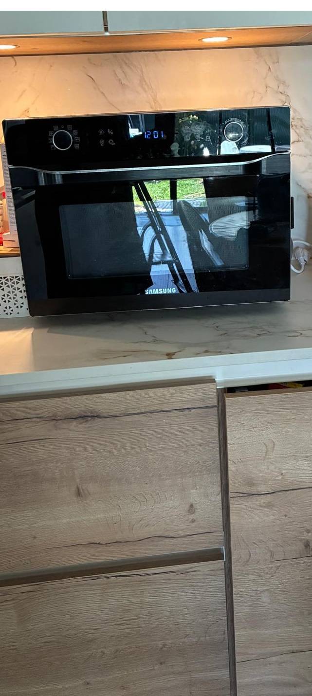 Vends plan de travail cuisine avec pied métal, casserolier cuisine Schmidt et four/micro-ondes Samsung