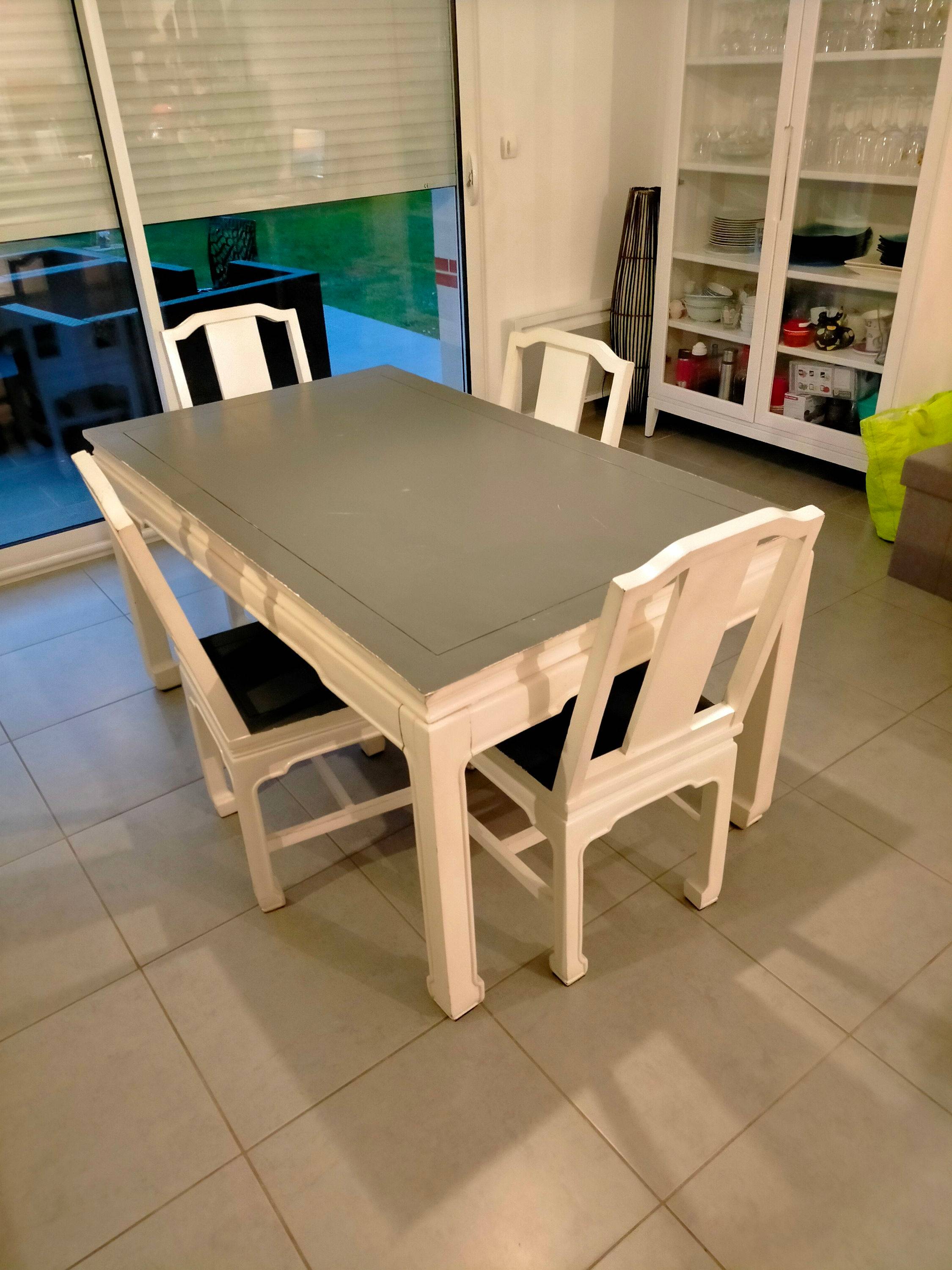 Table et chaises