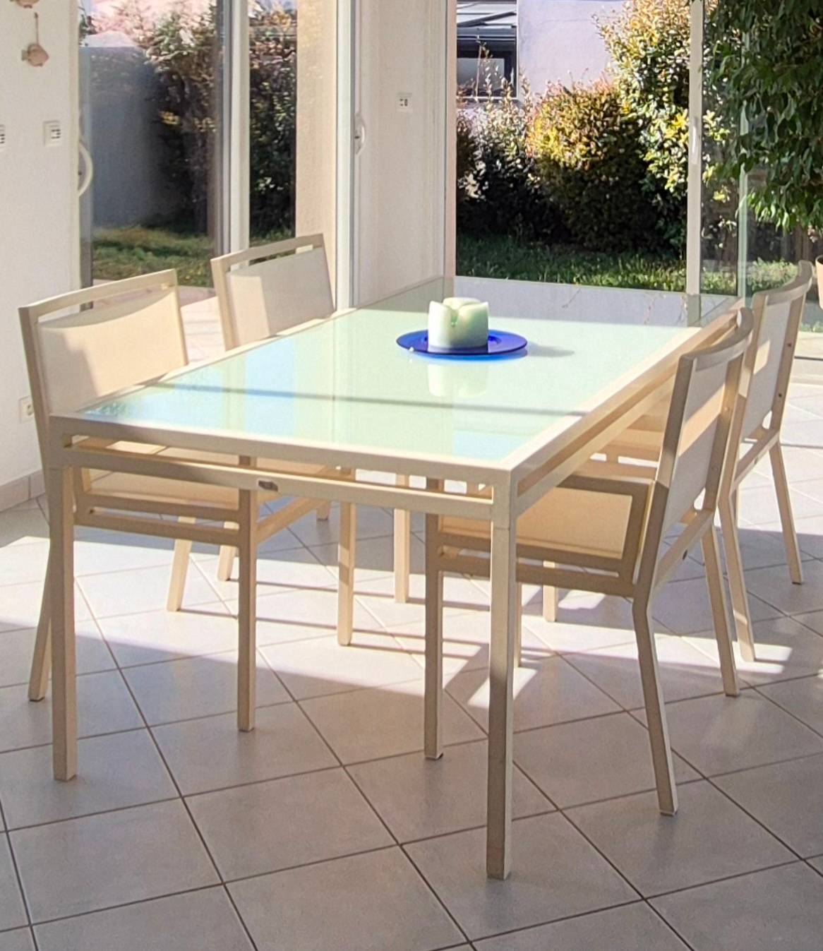 Vends table et chaises Sifas