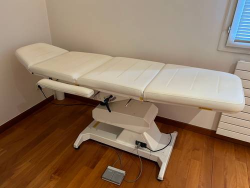 Table d’examen / de massage électrique