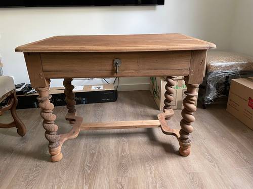 Vends table Louis XIII décapée