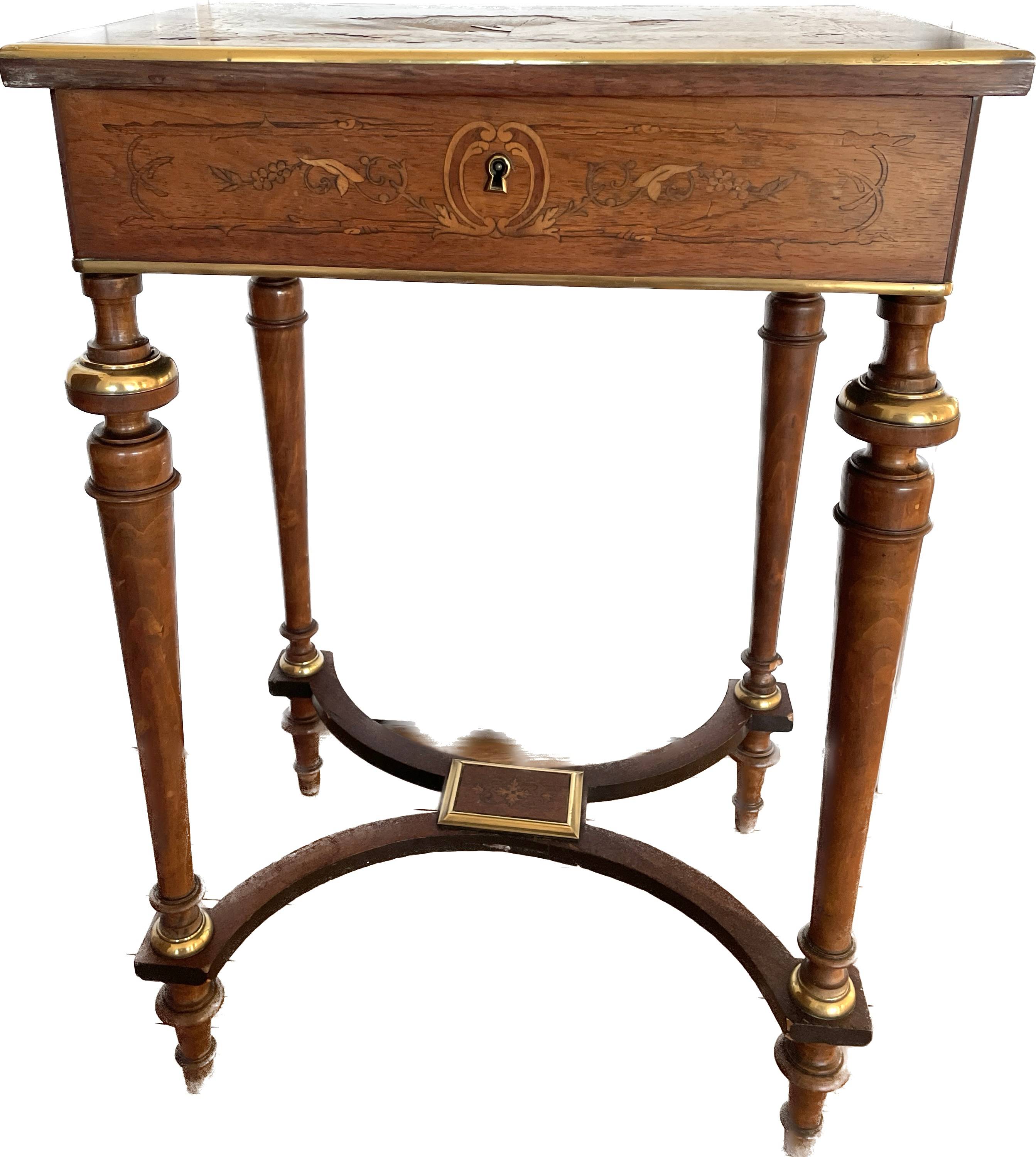 Table à ouvrage/coiffeuse époque Napoléon III style Louis XVI