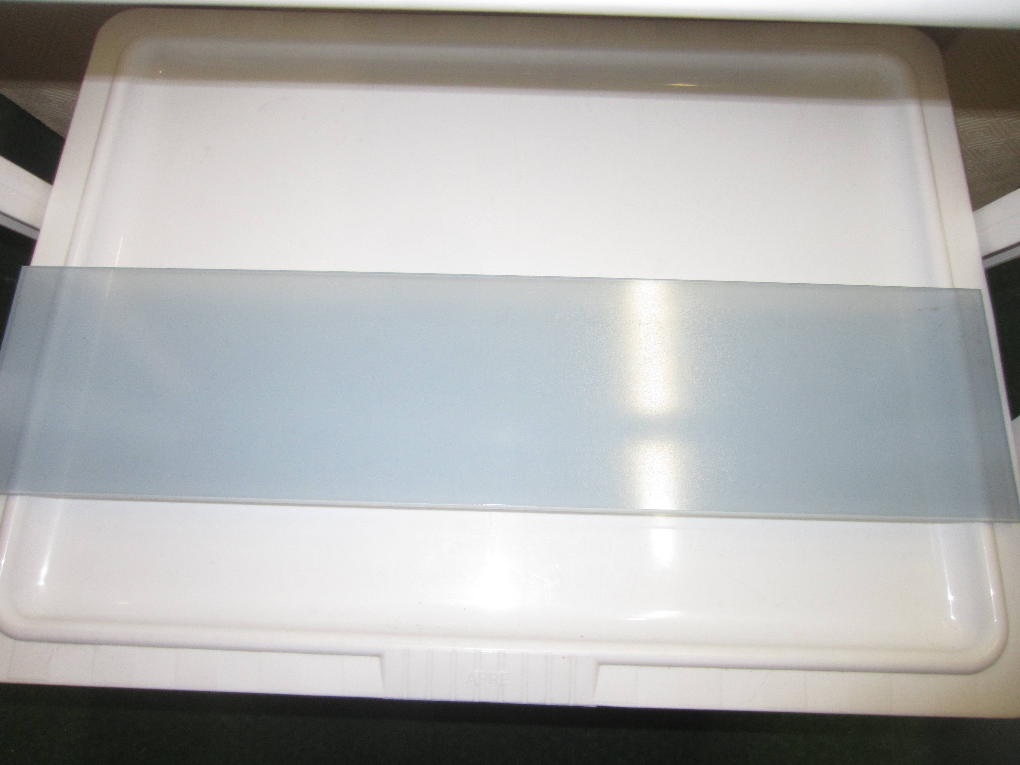 Tablette en verre bleu clair