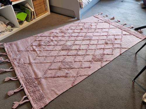 Vends Tapis enfant mauve