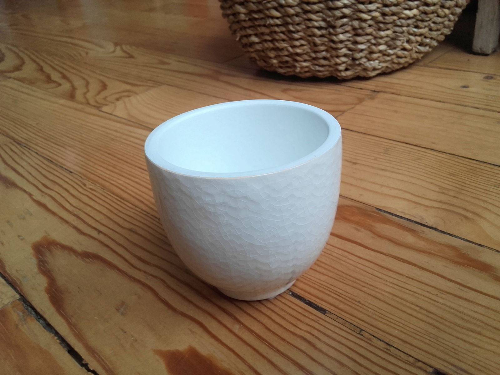 Tasse à thé en céramique écrue style « écaillé » TBE