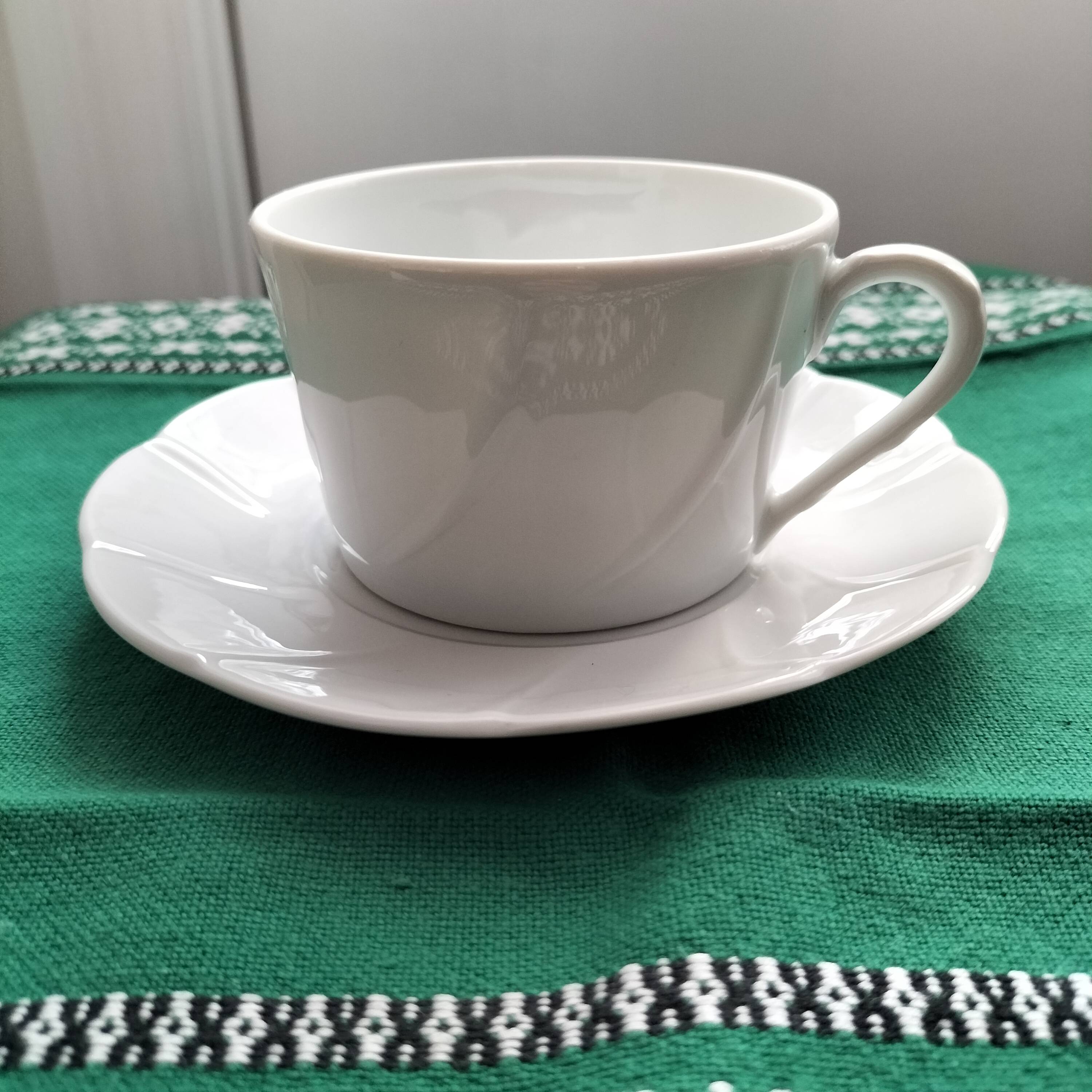 Vends tasse à thé en porcelaine de Limoges B&Cie (Bernardaud)