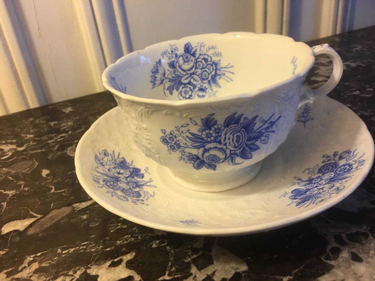 Grande tasse et soucoupe Creil Montereau