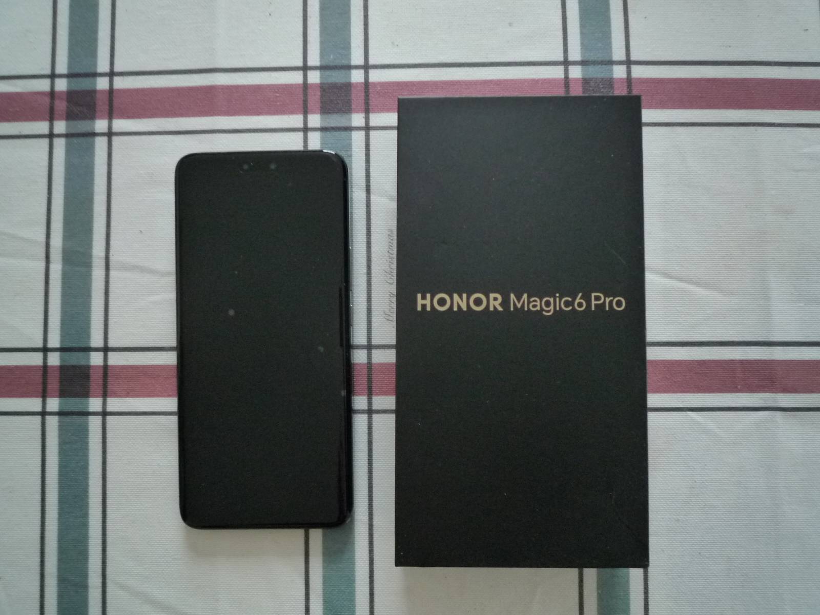 Téléphone HONOR Magic6 Pro Black + accessoires