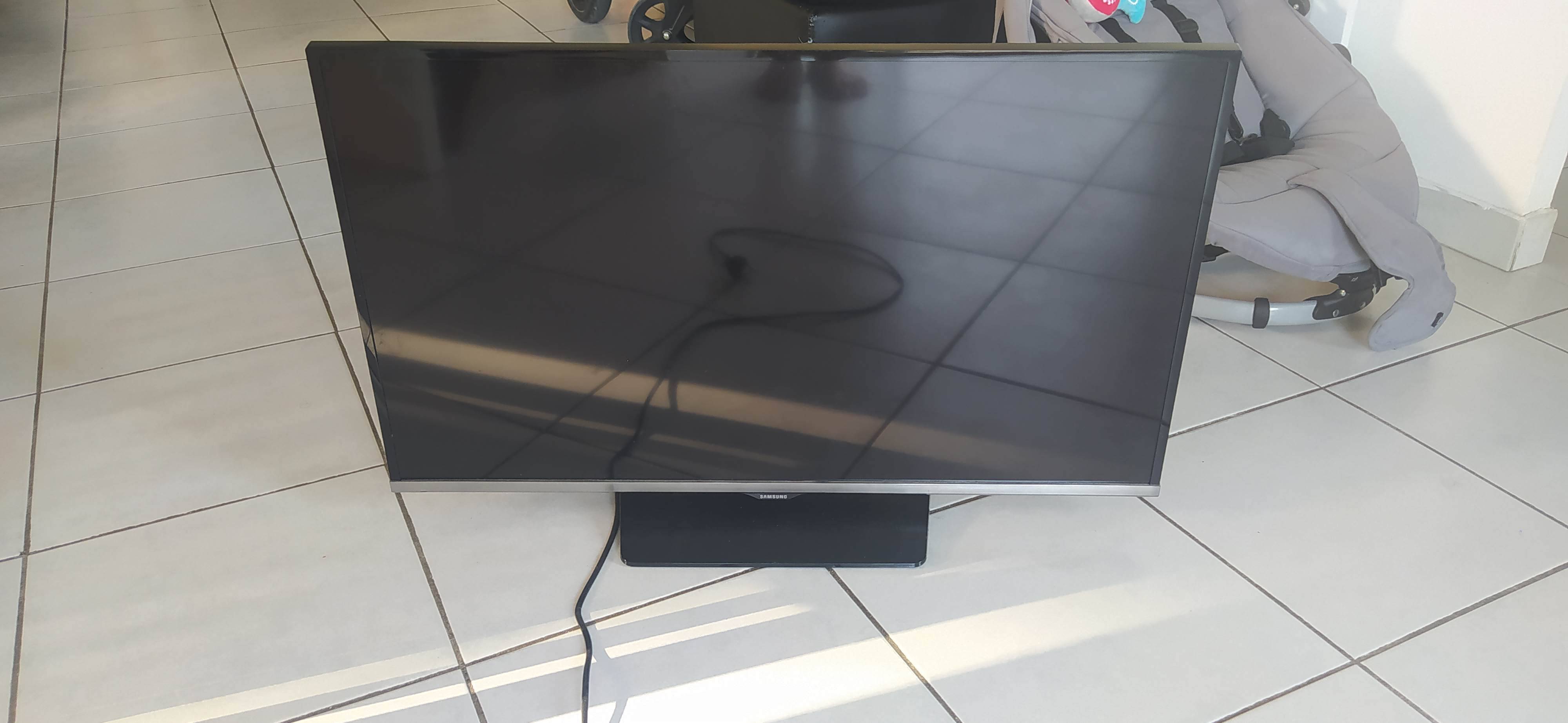 TV Télévision Samsung 32 pouces (8081cm) Très bon état sur Gens de Confiance