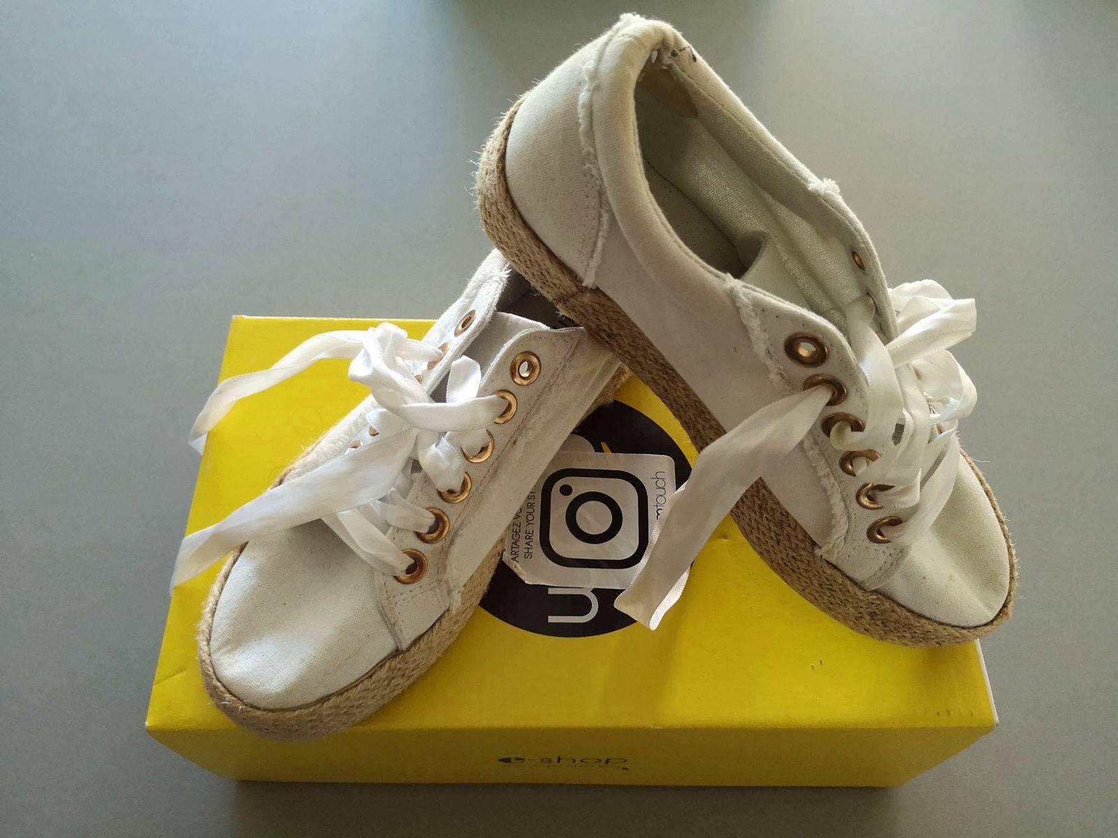 tennis toile blanche