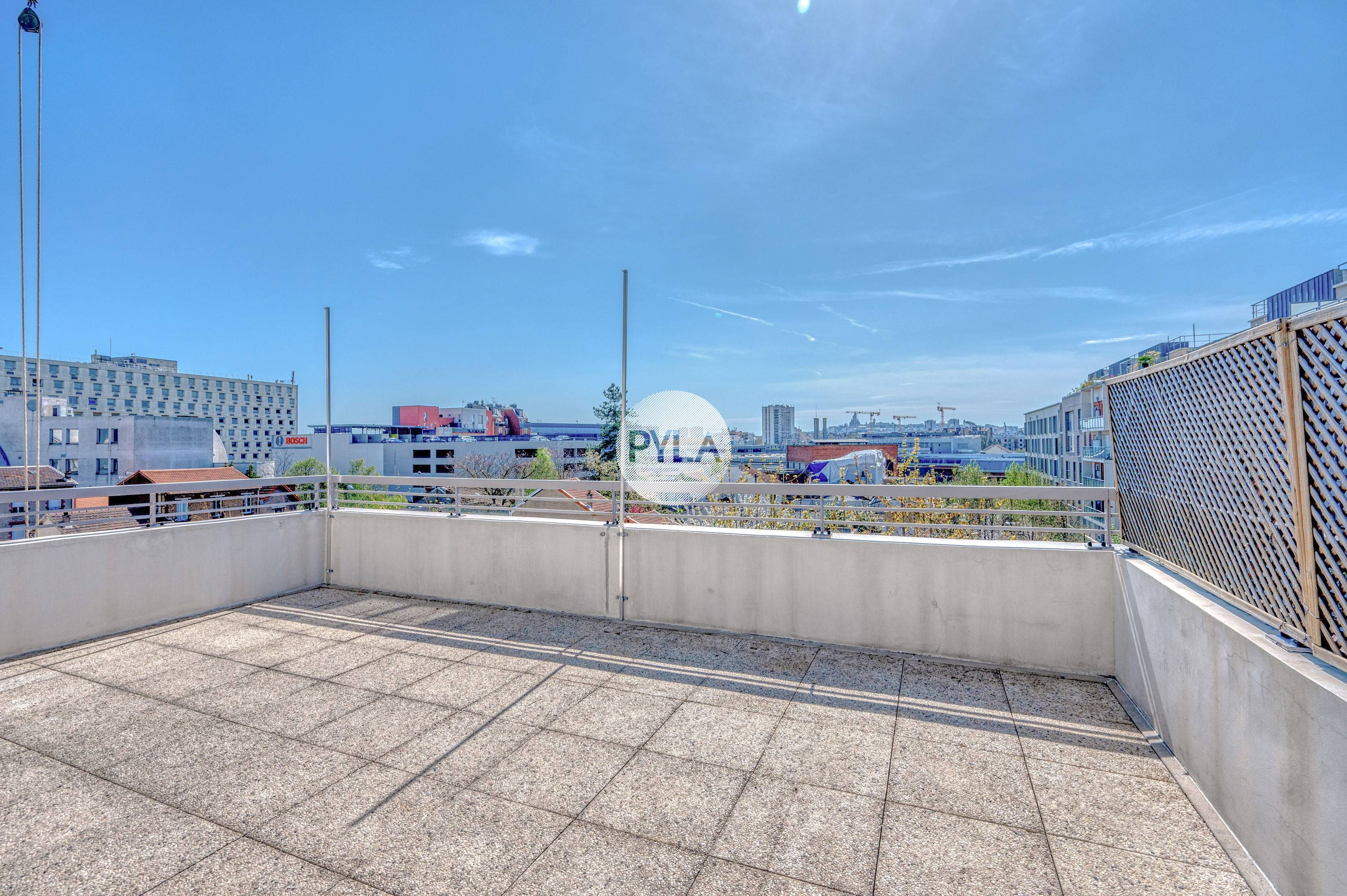 Vends appartement 90m² terrasse sud dernier étage vue Sacré-Cœur rue du Landy