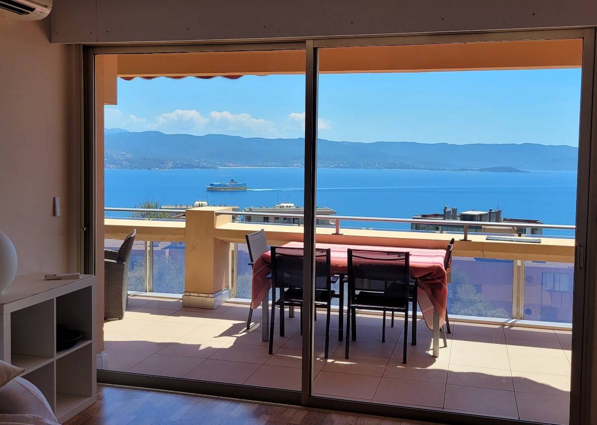 Loue T2 vue magnifique sur les hauteurs d’Ajaccio (20) - 2 couchages