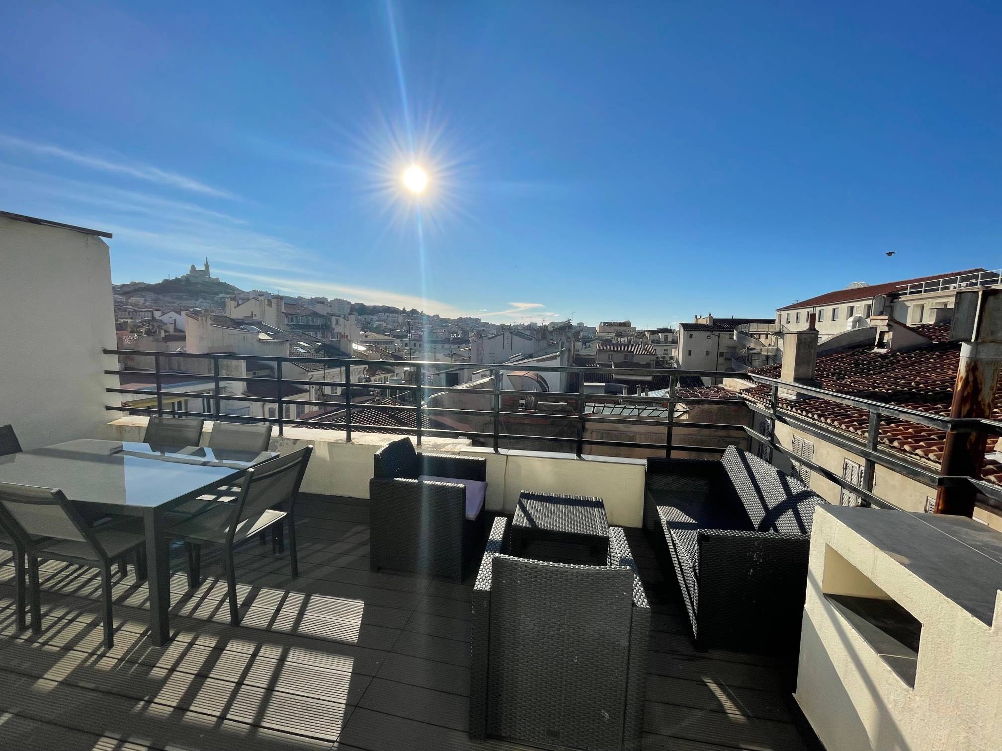 Loue Appartement T3 avec superbe terrasse et vue - hyper centre - 45m², Marseille 6ème
