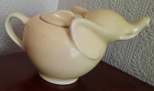 Vends théière verseuse éléphant Lipton publicitaire, 1980 collector, céramique beige