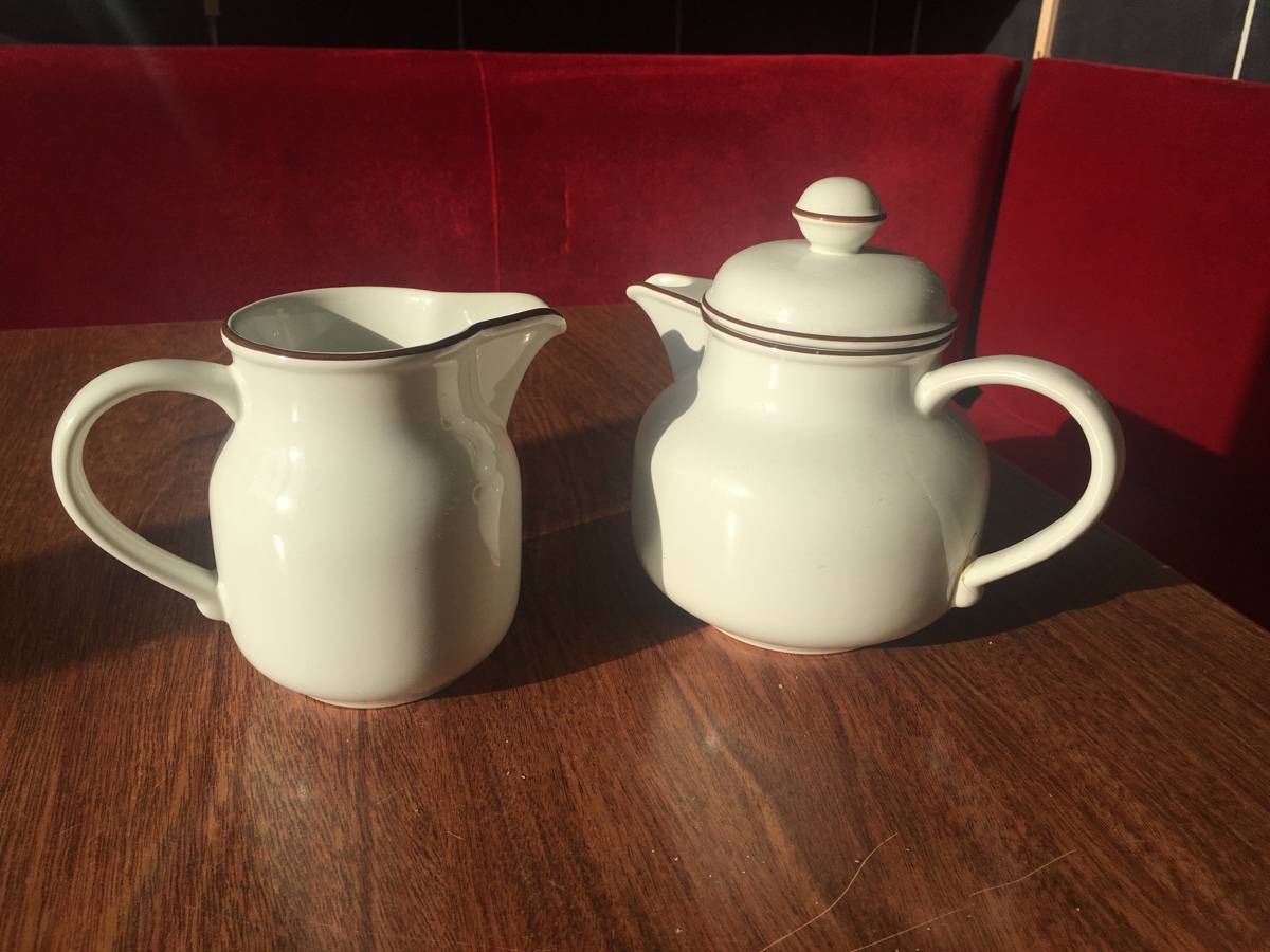 Duo théière pot à lait - bandeau fleuri et liseret doré Porcelaine KPM