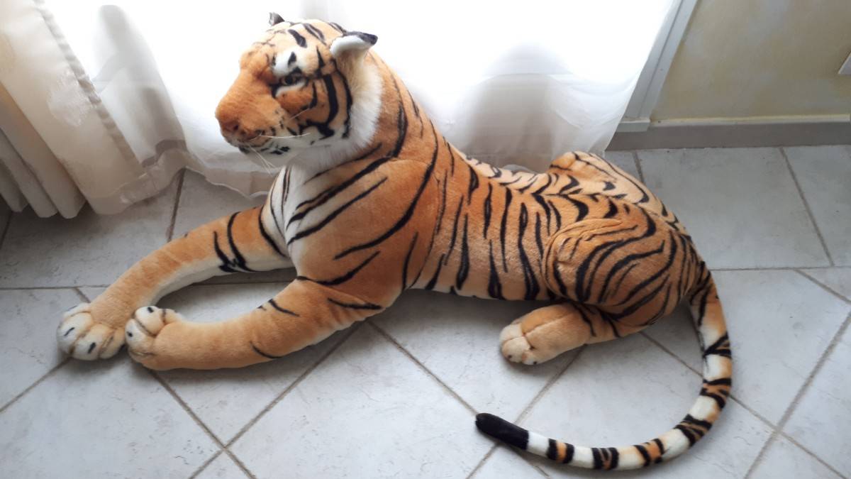 Tigre en peluche 103 cm