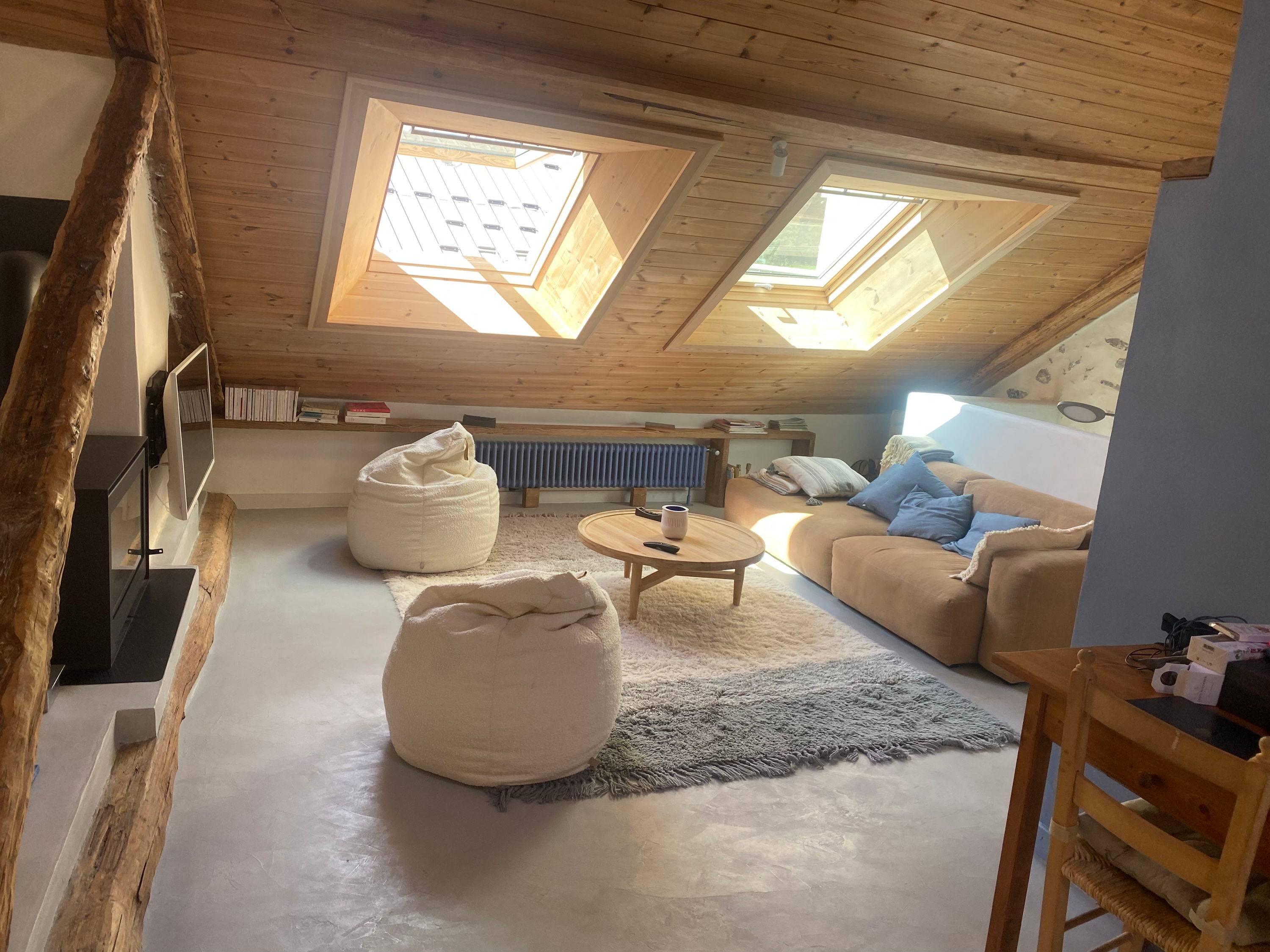 Loue appartement magnifique triplex 80m² dans village de charme - 5 couchages - 2 ch