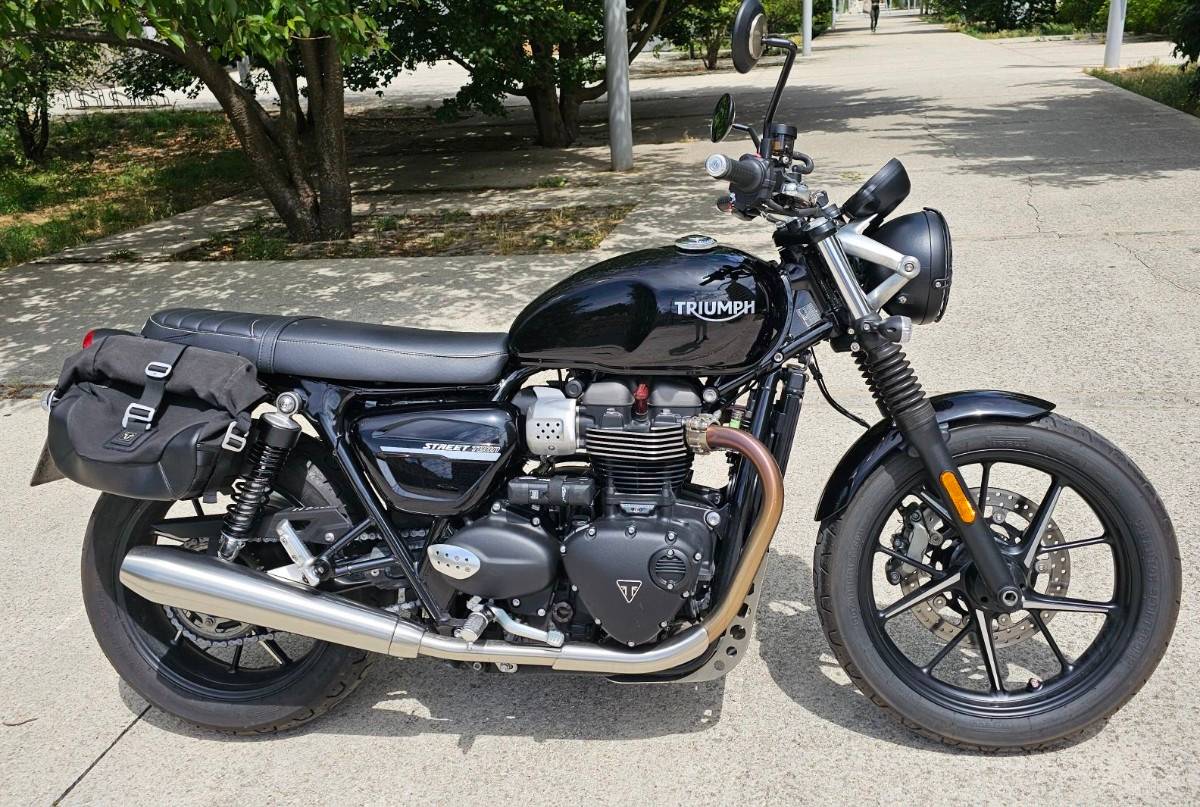 Vends Moto Triumph Street Twin Jet Black, 2020, 6000km