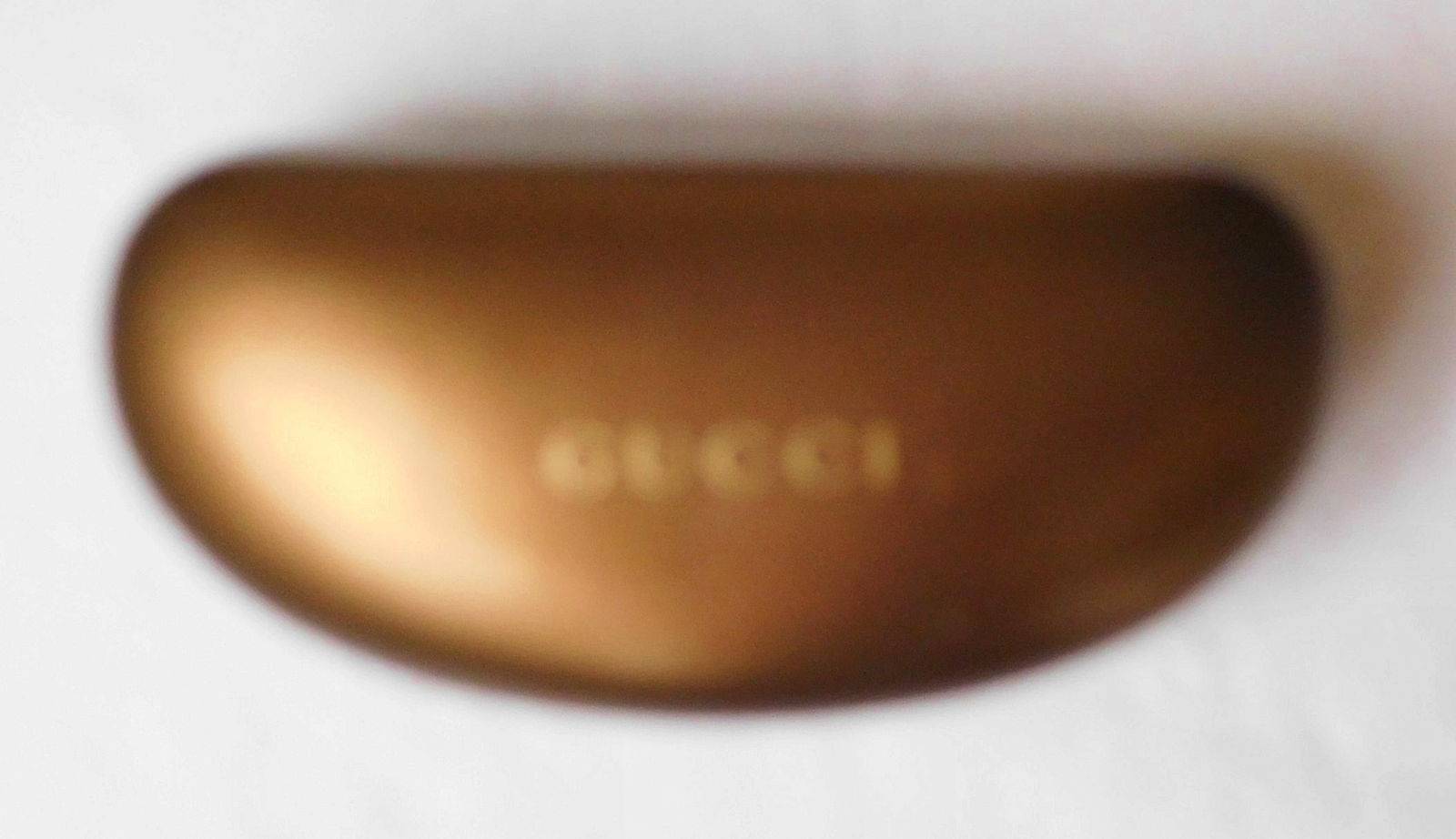 Etui à lunettes de marque