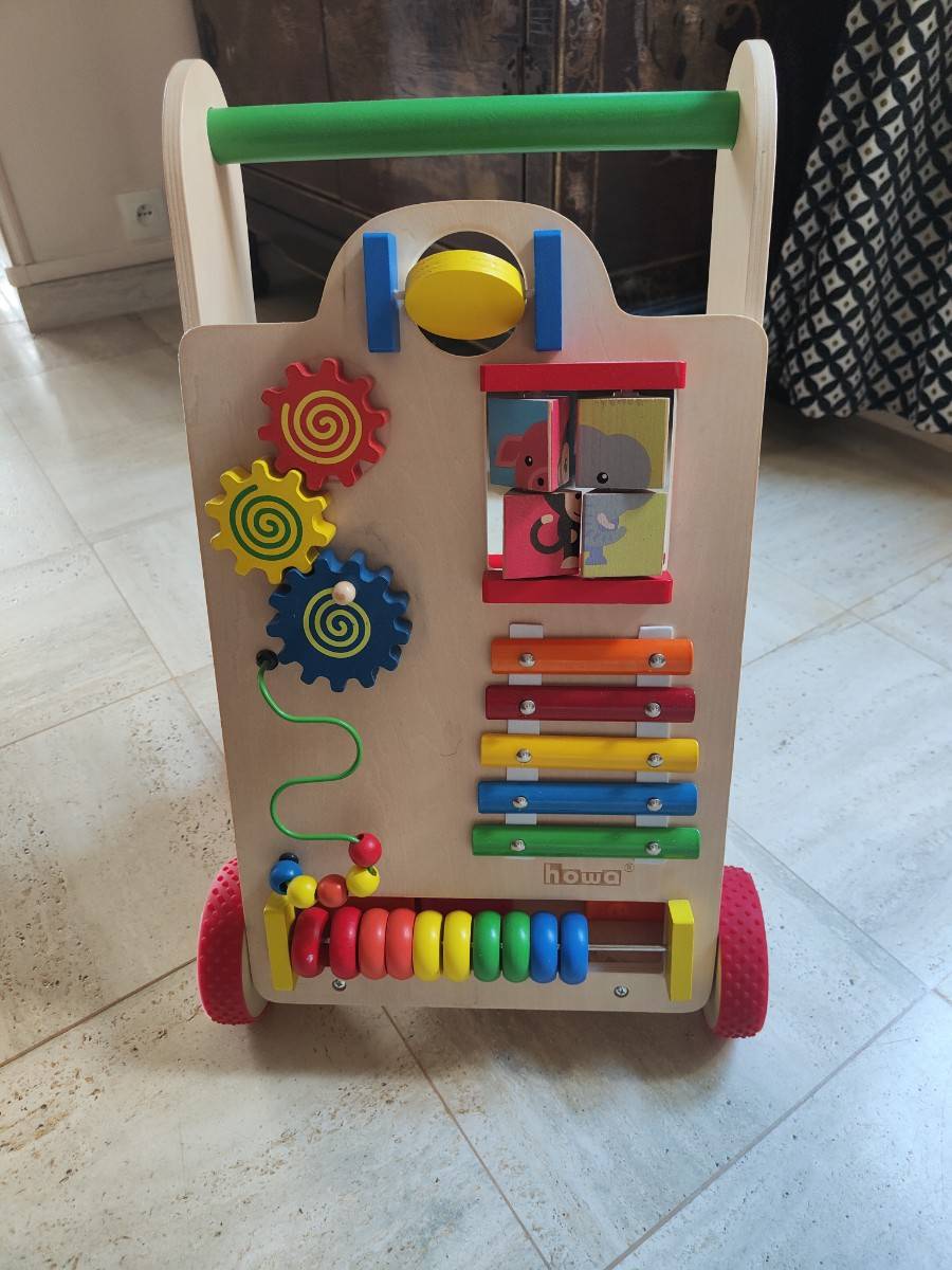 Trotteur bois pour bébé