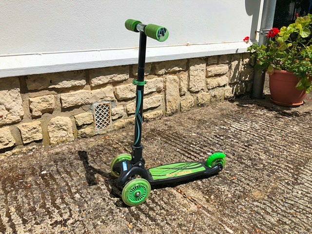 Lot vélo + 2 trottinettes enfants - Vélos