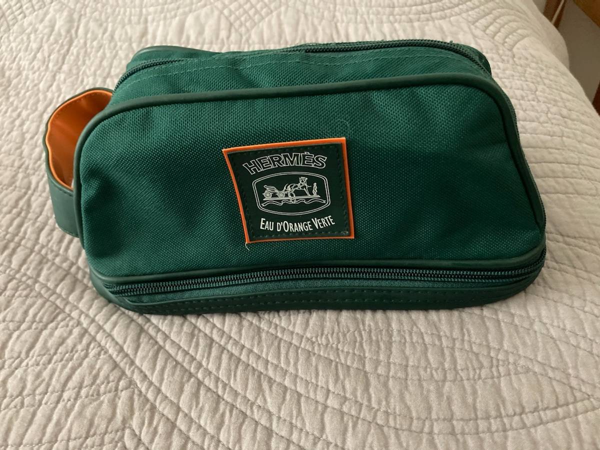 Vends trousse Eau d’orange Verte