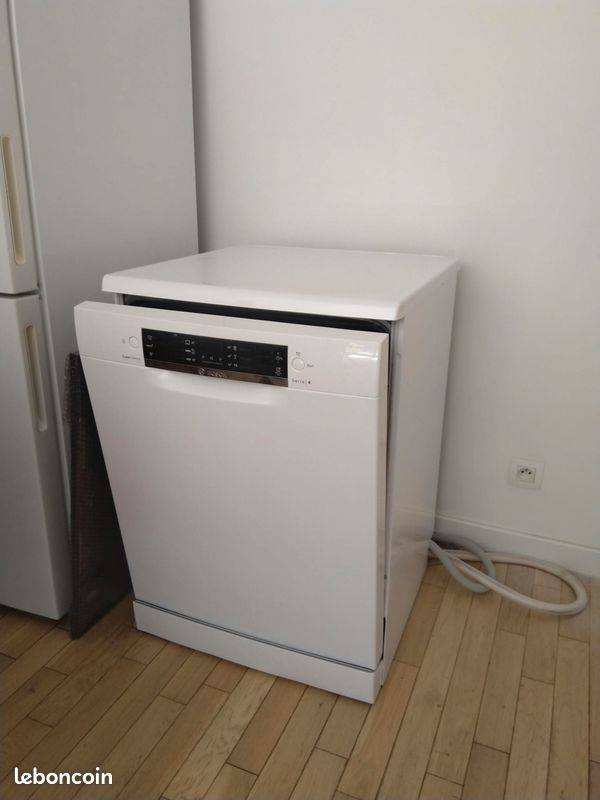 Lave vaisselle Bosch Super Silence Série 4 sms46iw20e sur Gens de Confiance
