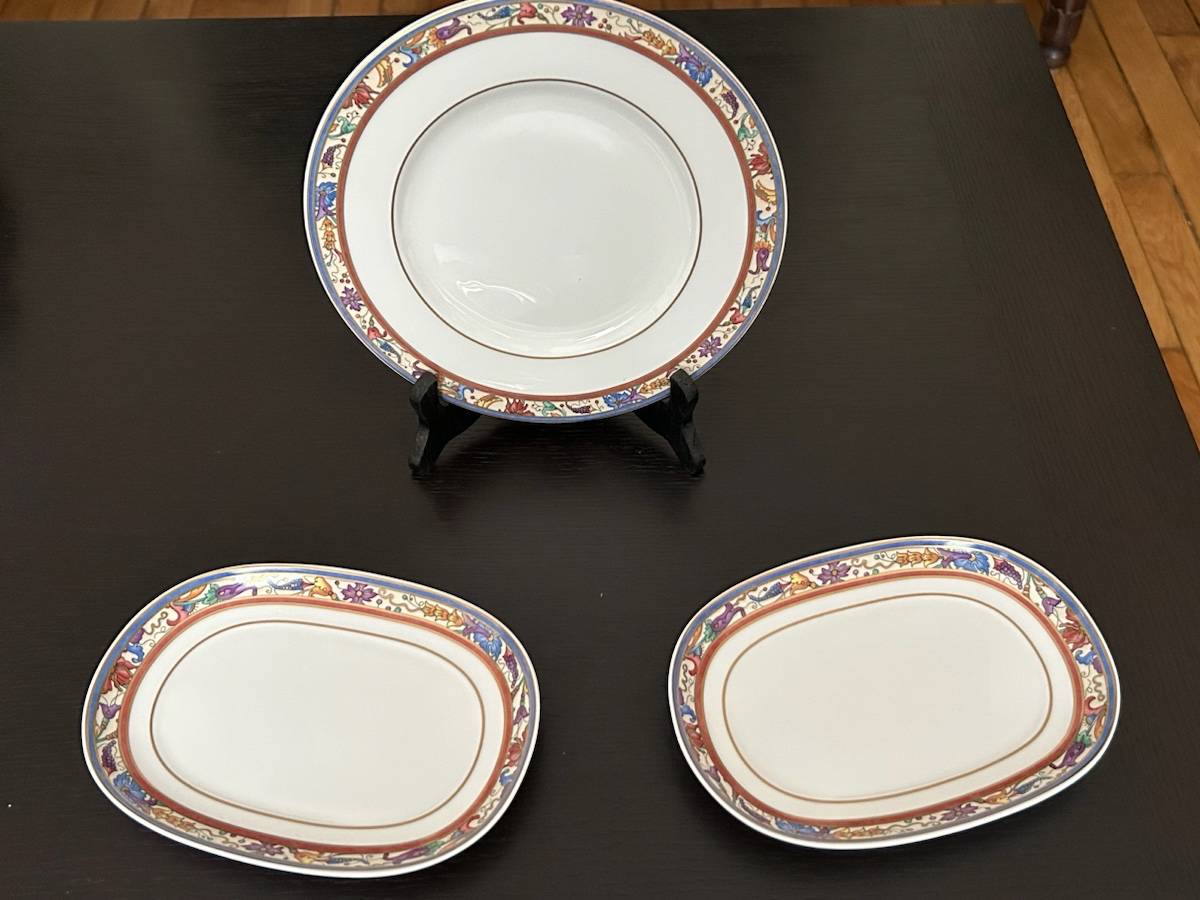 Vaisselle Villeroy & Boch Heinrich « Madeleine filet rouge »