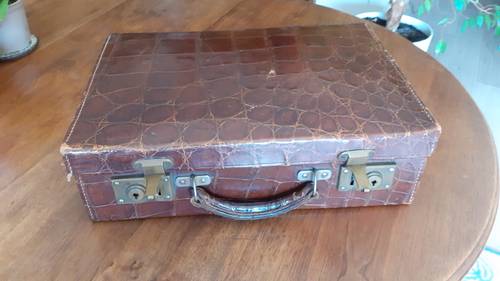 Valise ancienne en cuir