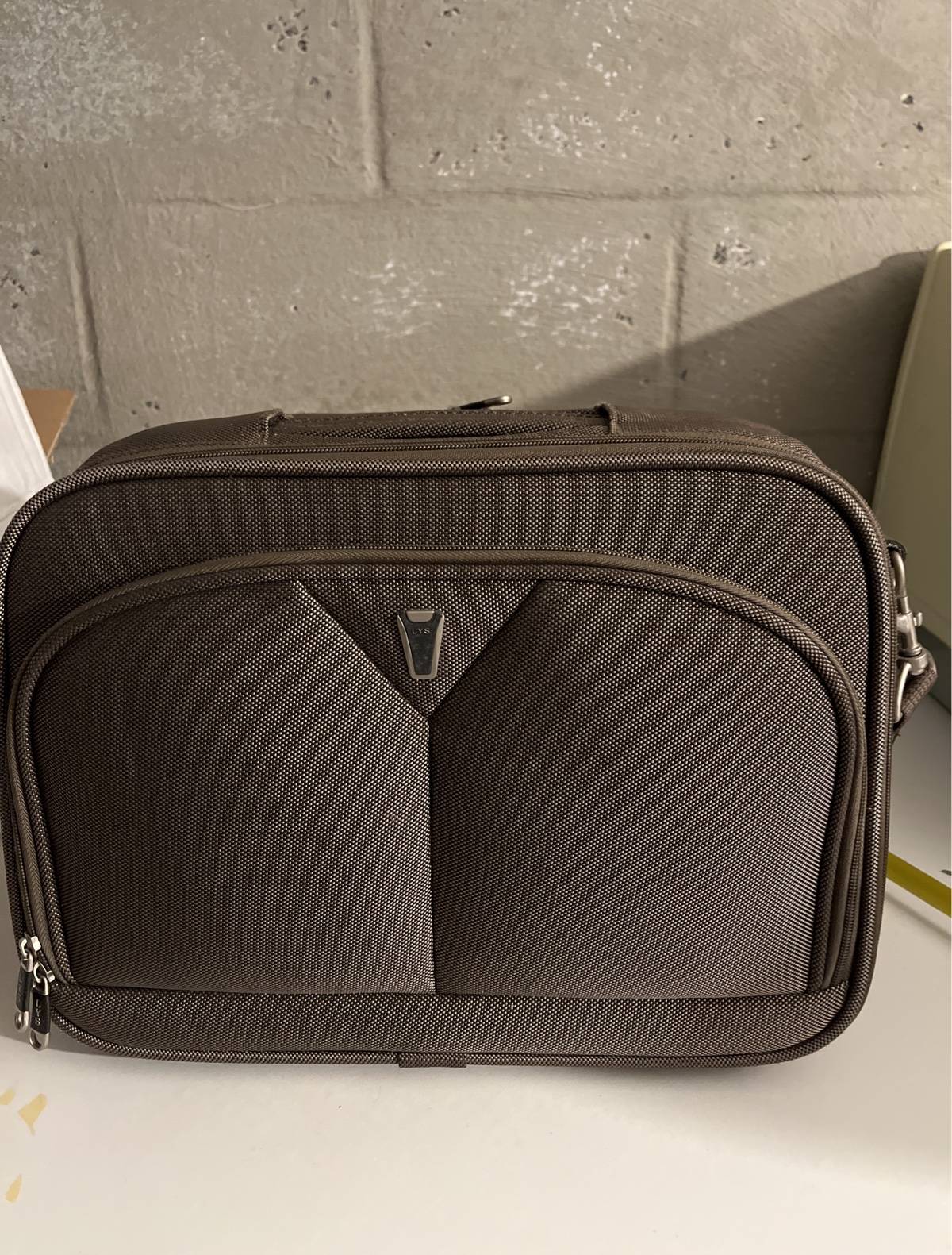 Valise à main en toile marron marque Lys excellent état
