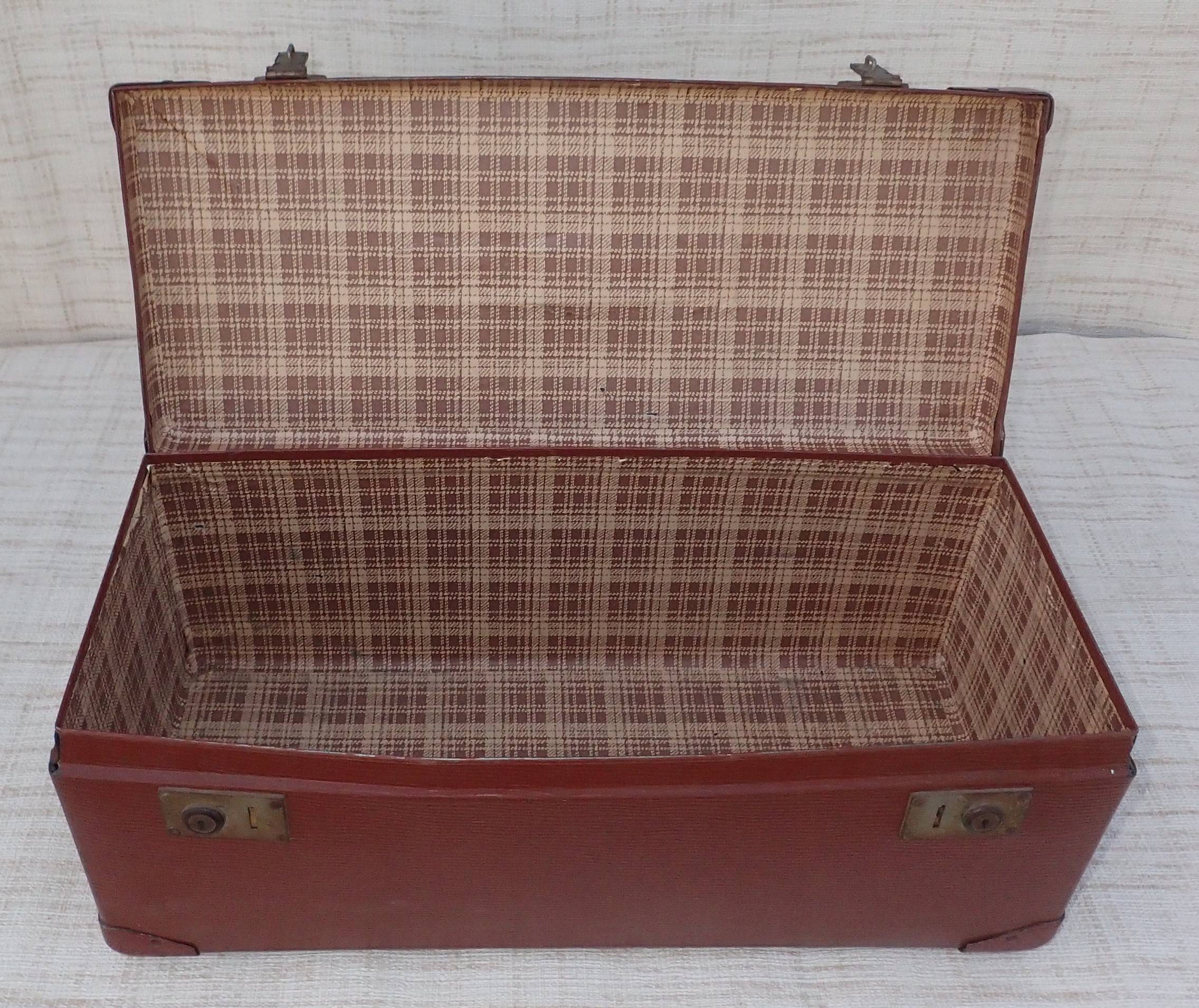 Lot de 3 valises et 1 malle Vintage