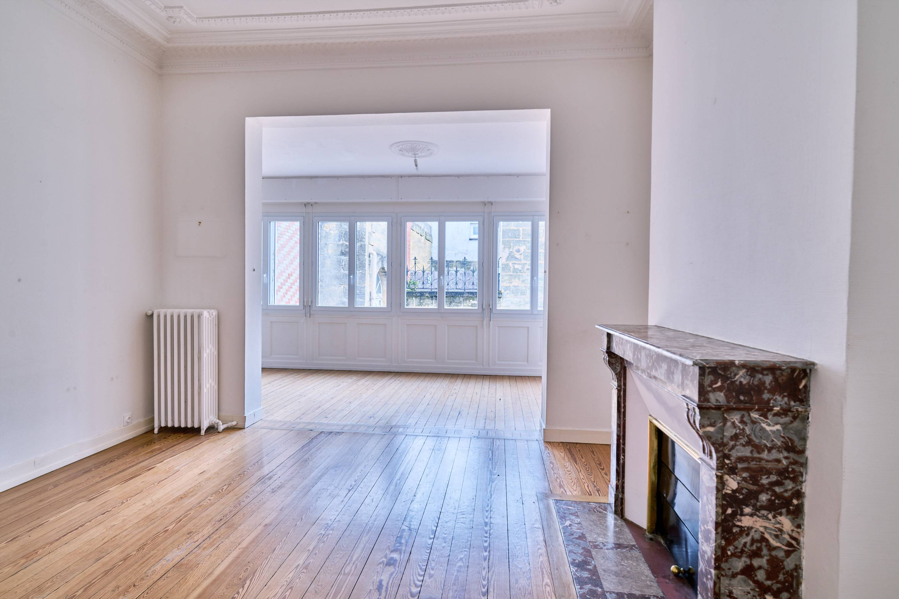 Vends bel appartement T3 lumineux à BORDEAUX quartier NANSOUTY petite copropriété - 109m²