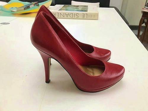 A vendre chaussures rouges, T 38 - 38,5 talons hauts
