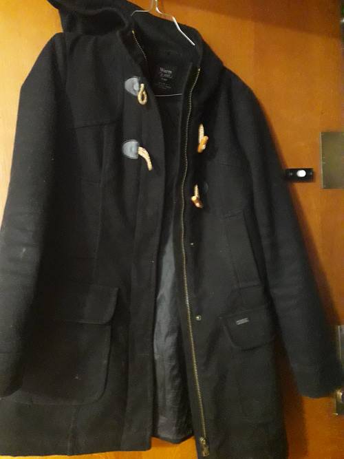 A vendre manteau chaud taille S pour fille ou garçon, en très bon état ++ autres vêtements et taille Mixte