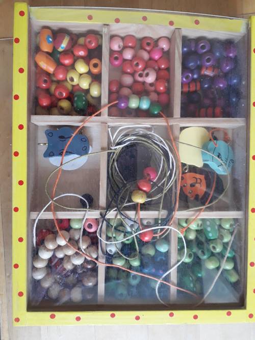 A vendre plein de jouets, jeux de société, Jeux DS, Rollers, WII, camions, peluches etc