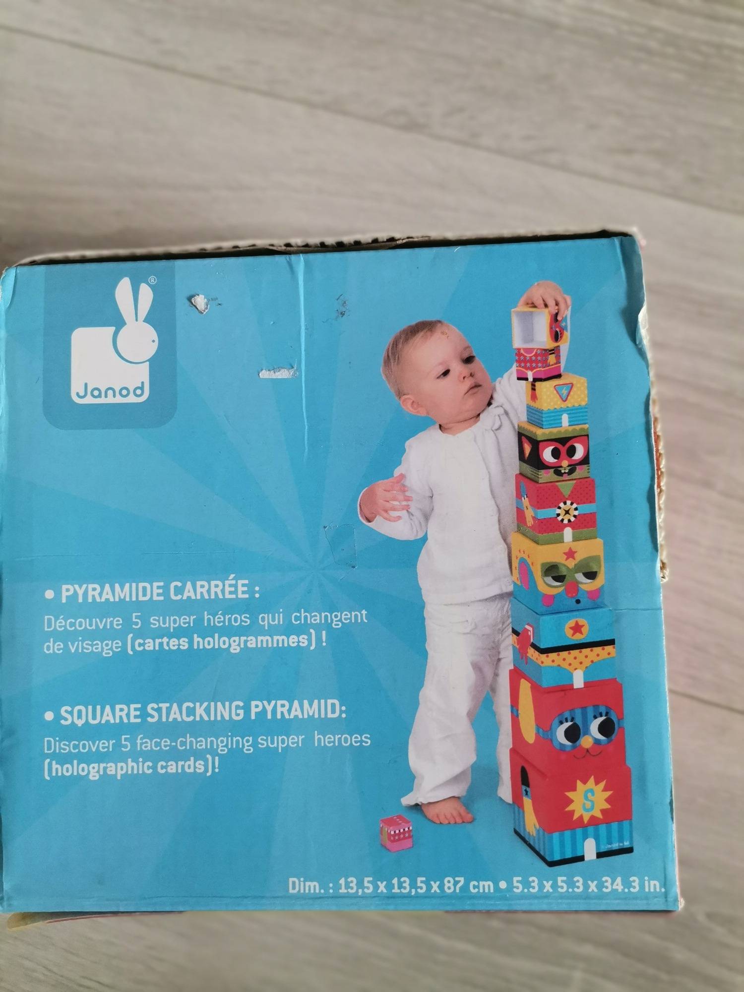Vends pyramide Héros jeux