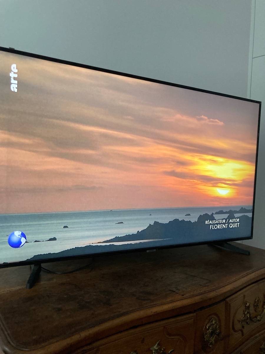 A vendre TV Samsung NEUVE diagonal 138cm