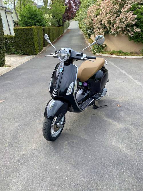 Vends scooter Vespa 125 cm3 540 km
