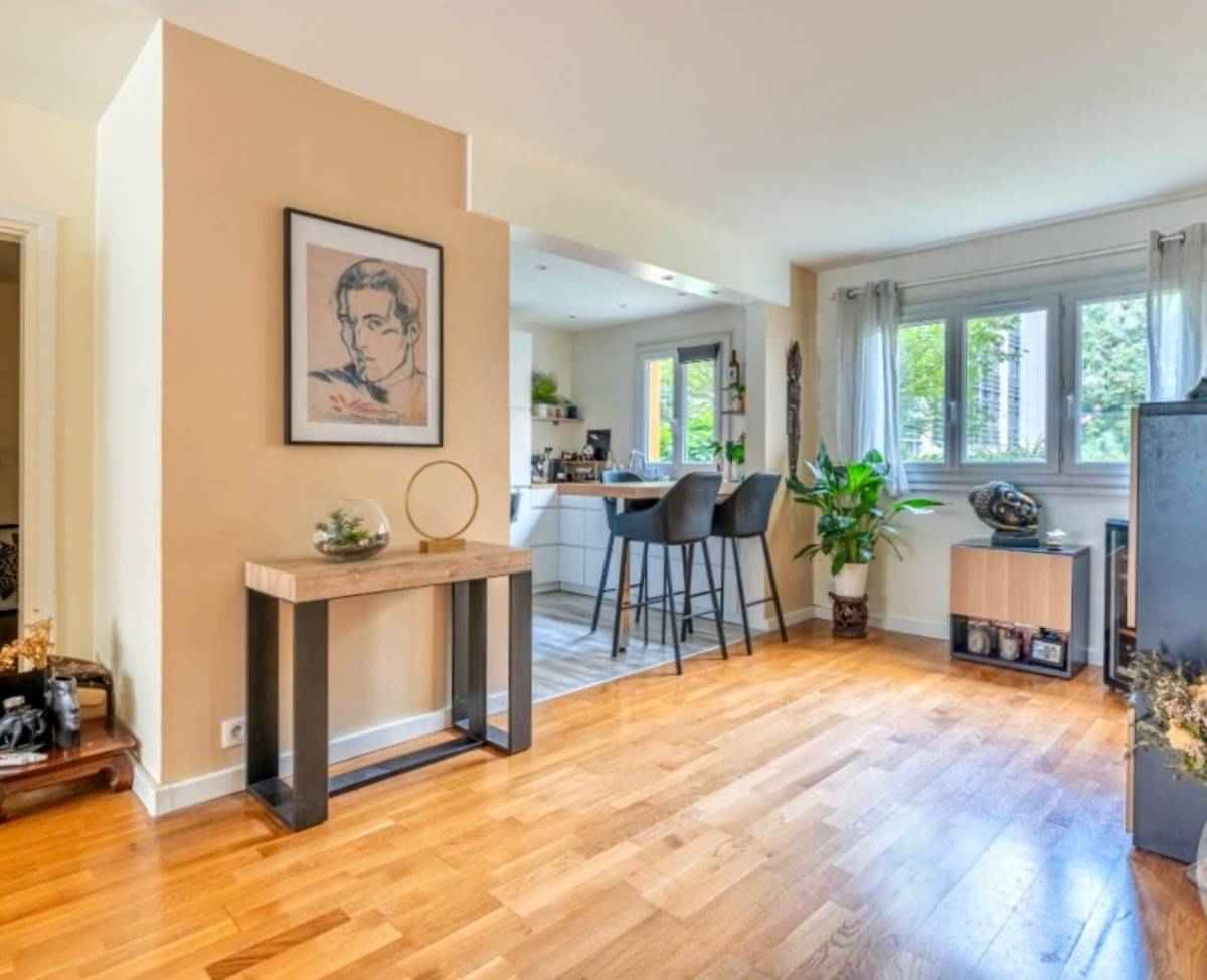 Vends Paris 12ème- T4, 2 chambres - 78m² - bien situé, sur 2 cours - gardiennage +option parking en sus