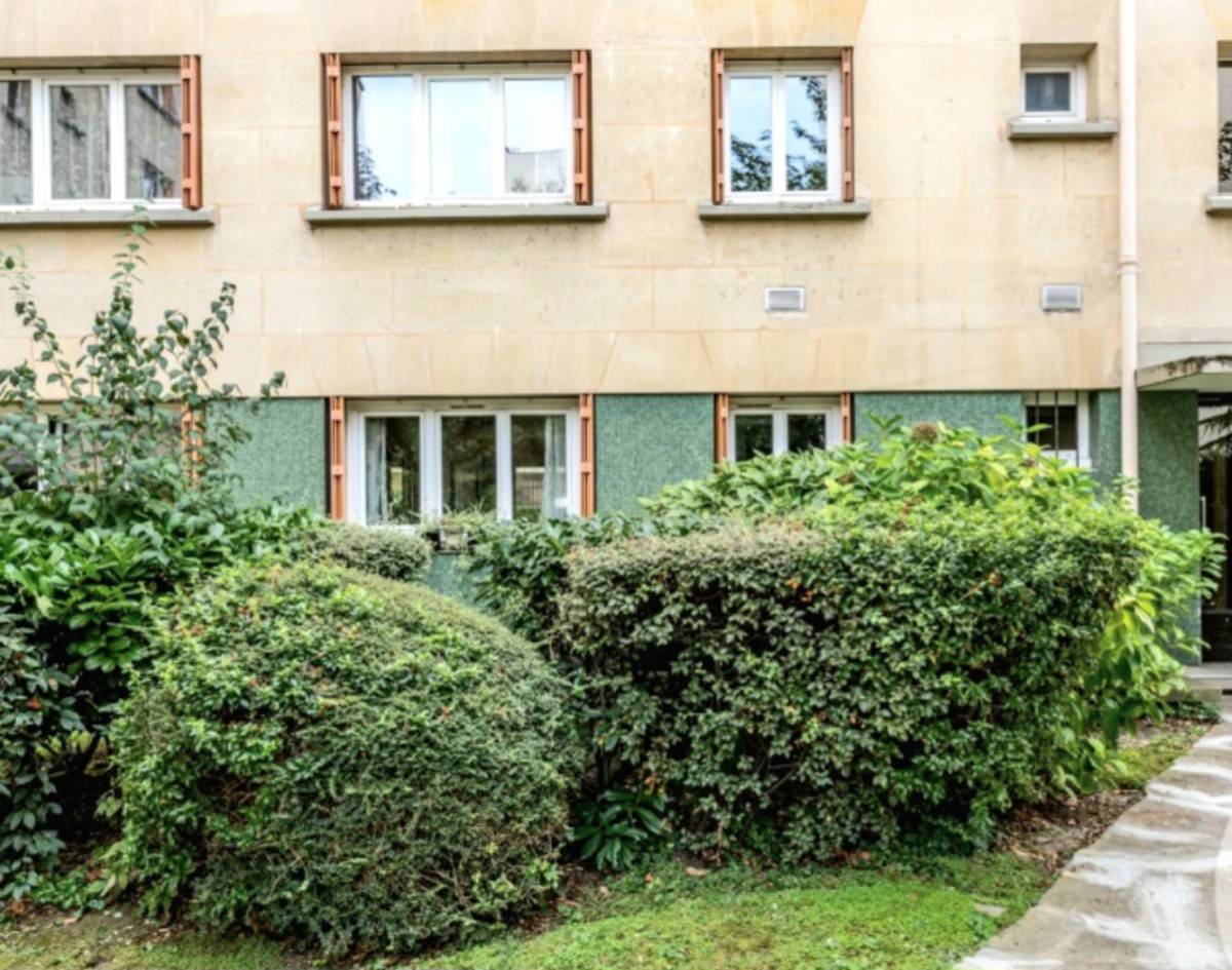 Vends Paris 12ème- T4, 2 chambres - 78m² - bien situé, sur 2 cours - gardiennage +option parking en sus