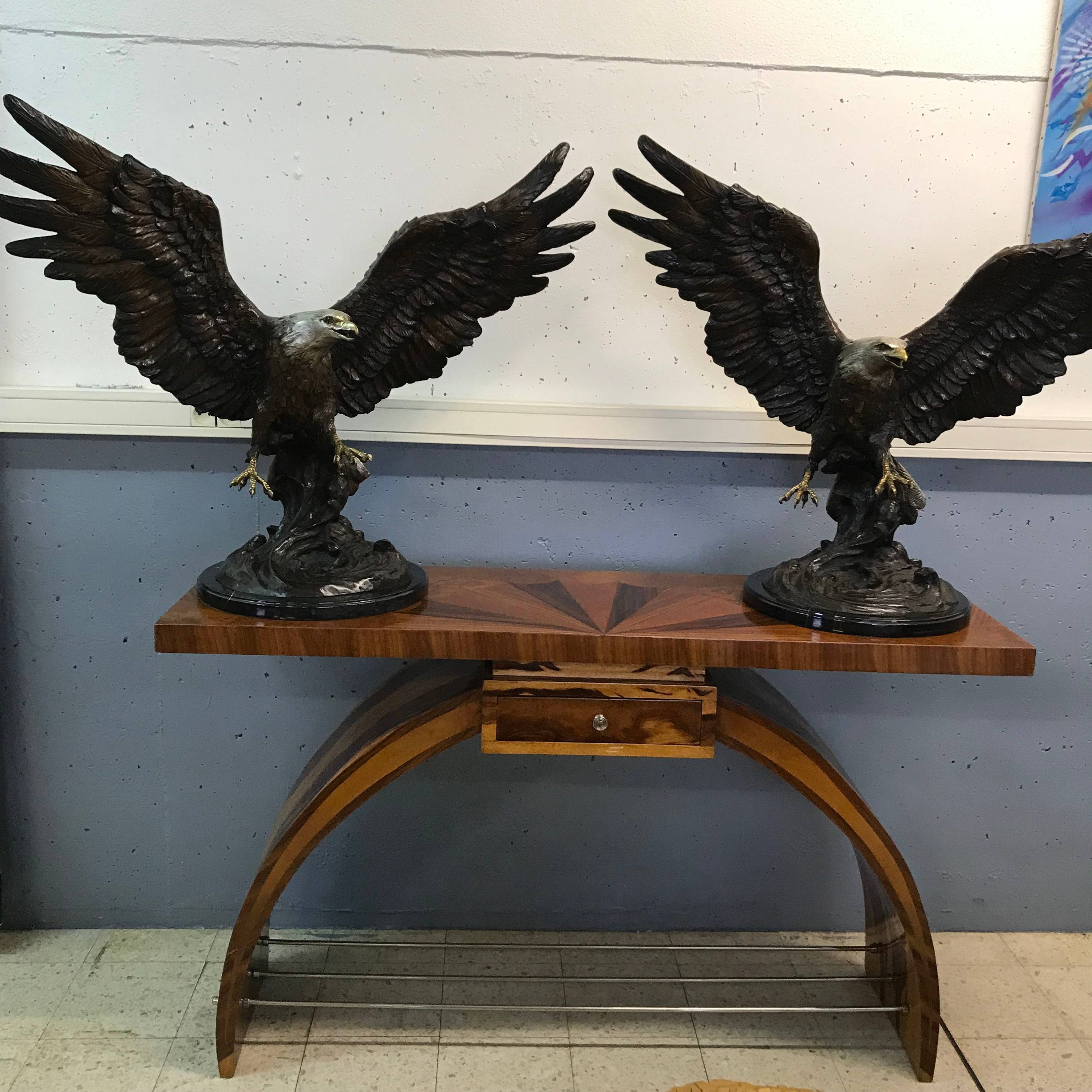 Vends Aigles en bronze sur base en marbre noir